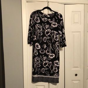 Adorable Pea in the Pod dress! (Maternity)